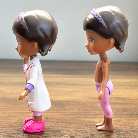 * 2 Disney Jr. Action Figure DOC MCSTUFFINS Just Play 3.5" Doll Toys Cake Topper - Picture 4 of 12